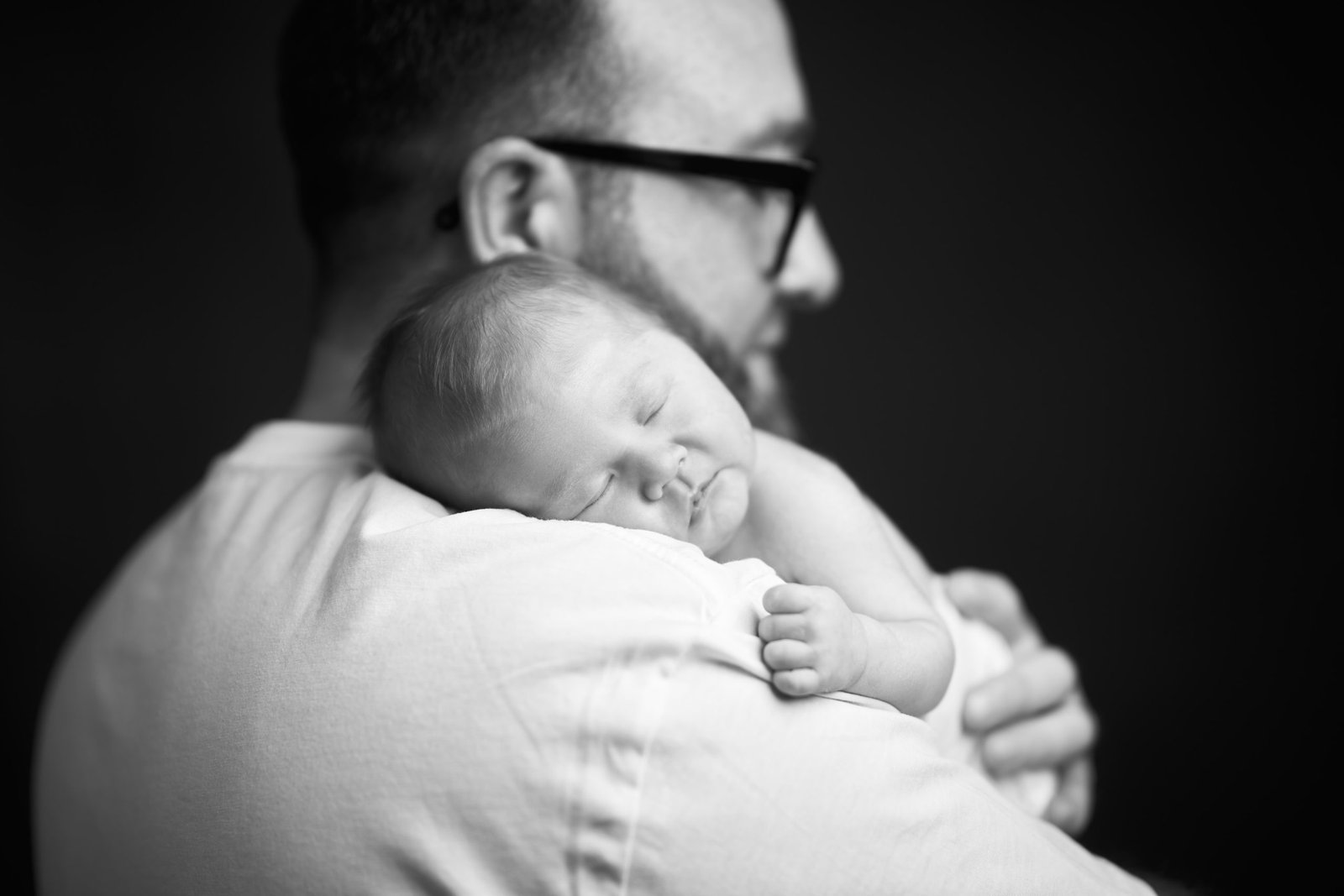 Newborn photo dad with baby